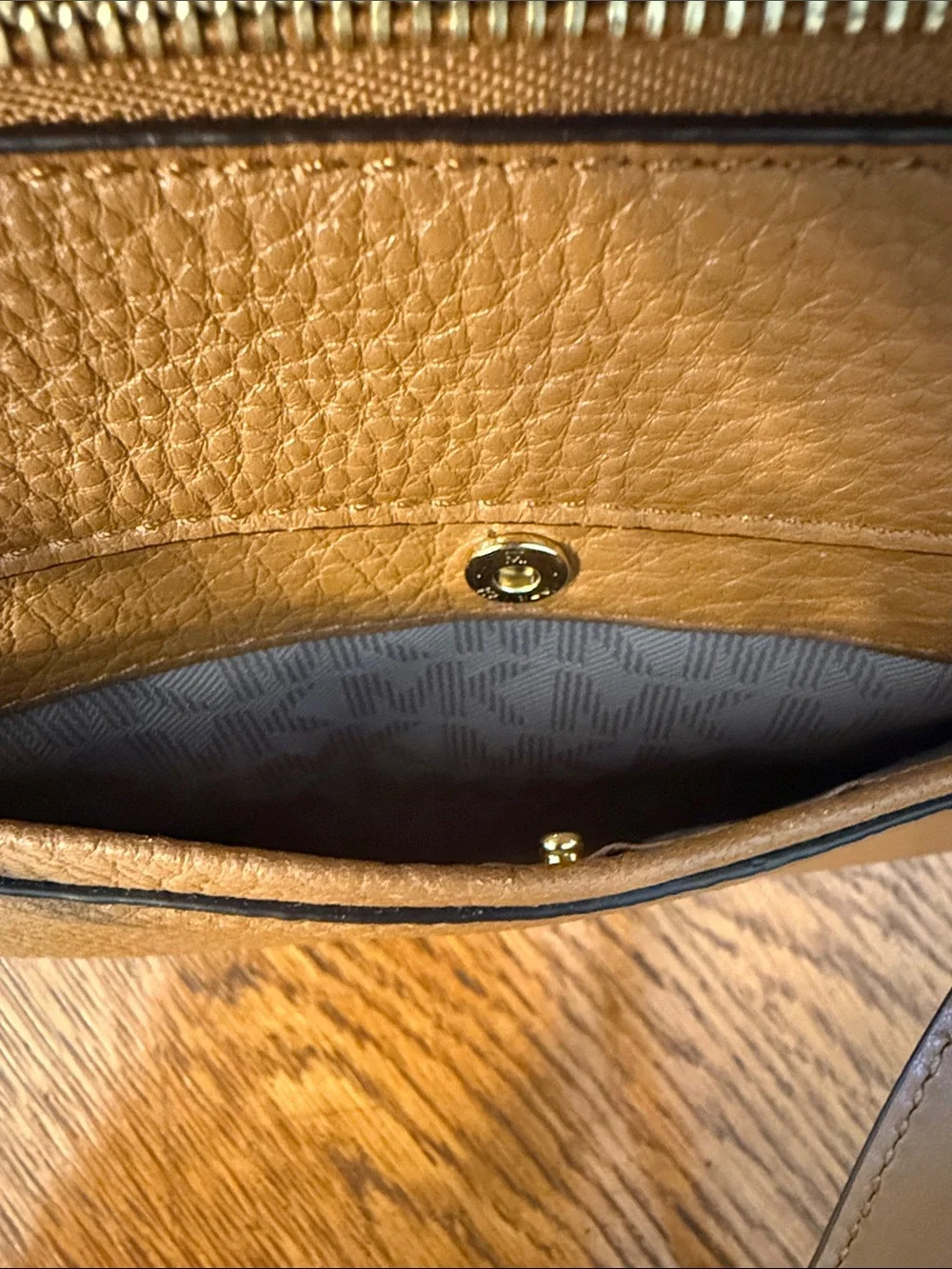 Michael Kors Jet Set Travel series  wristlet/clutch